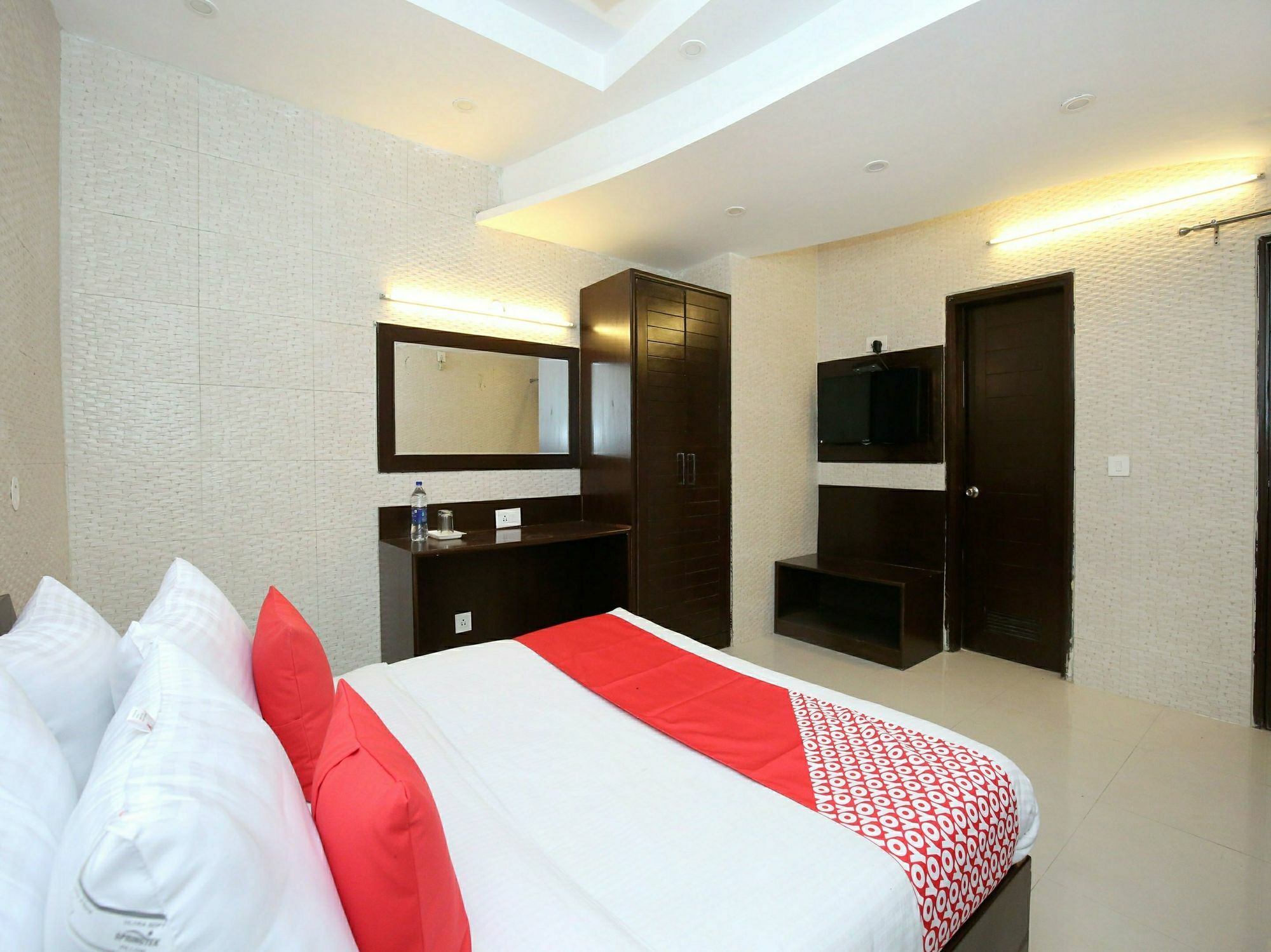Hotel Oscar Regency Panchkula Exteriér fotografie