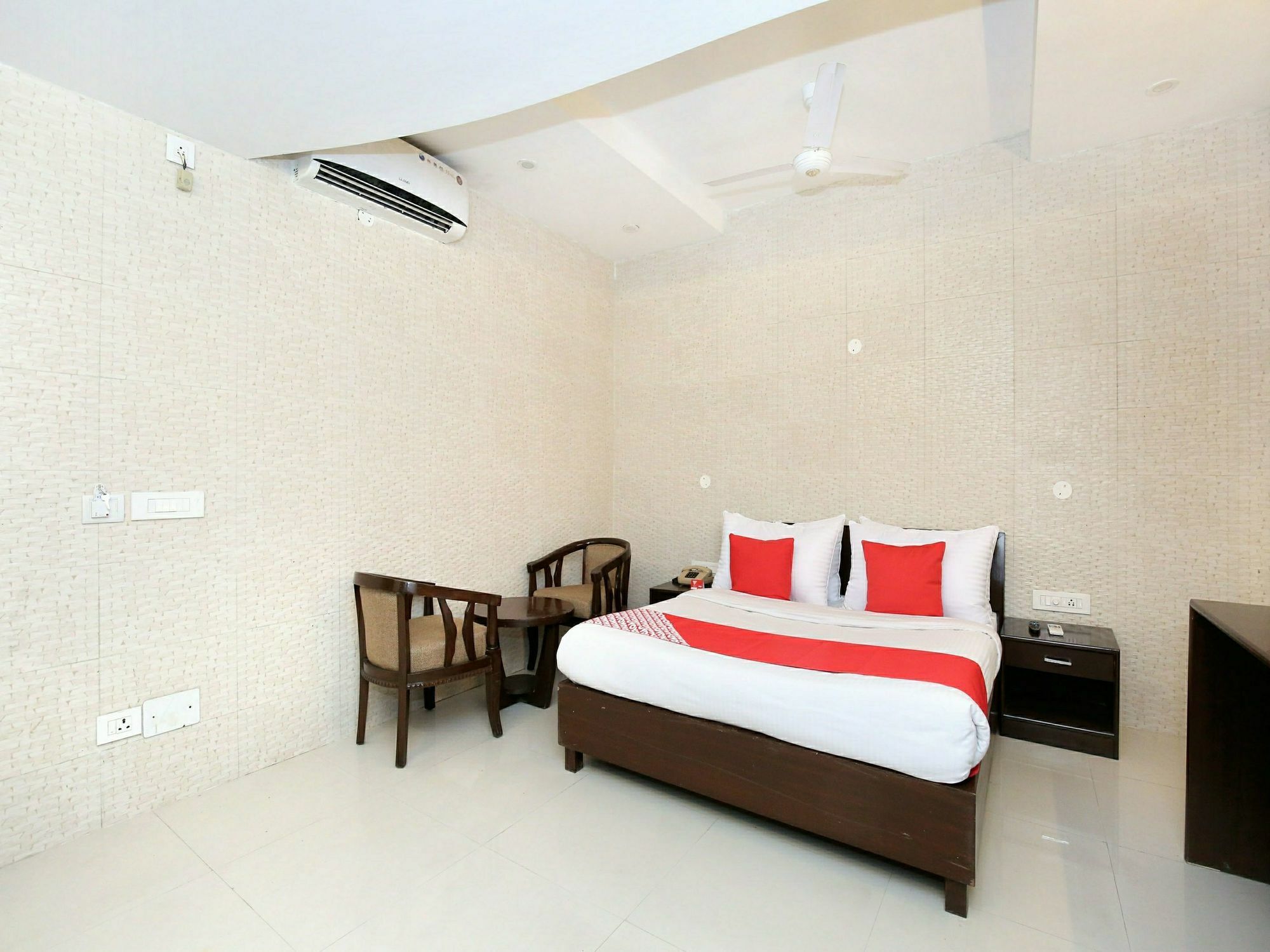 Hotel Oscar Regency Panchkula Exteriér fotografie