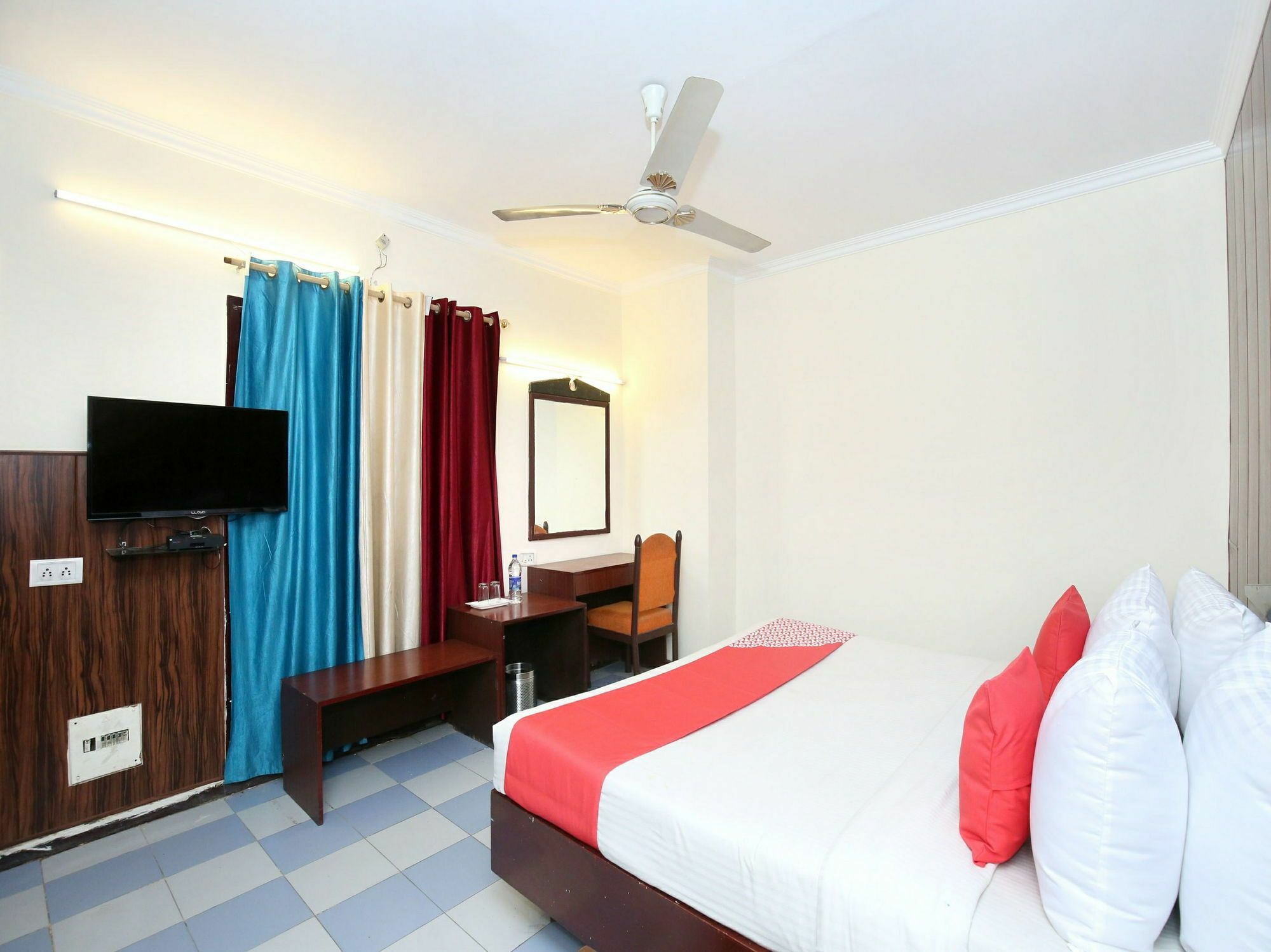 Hotel Oscar Regency Panchkula Exteriér fotografie