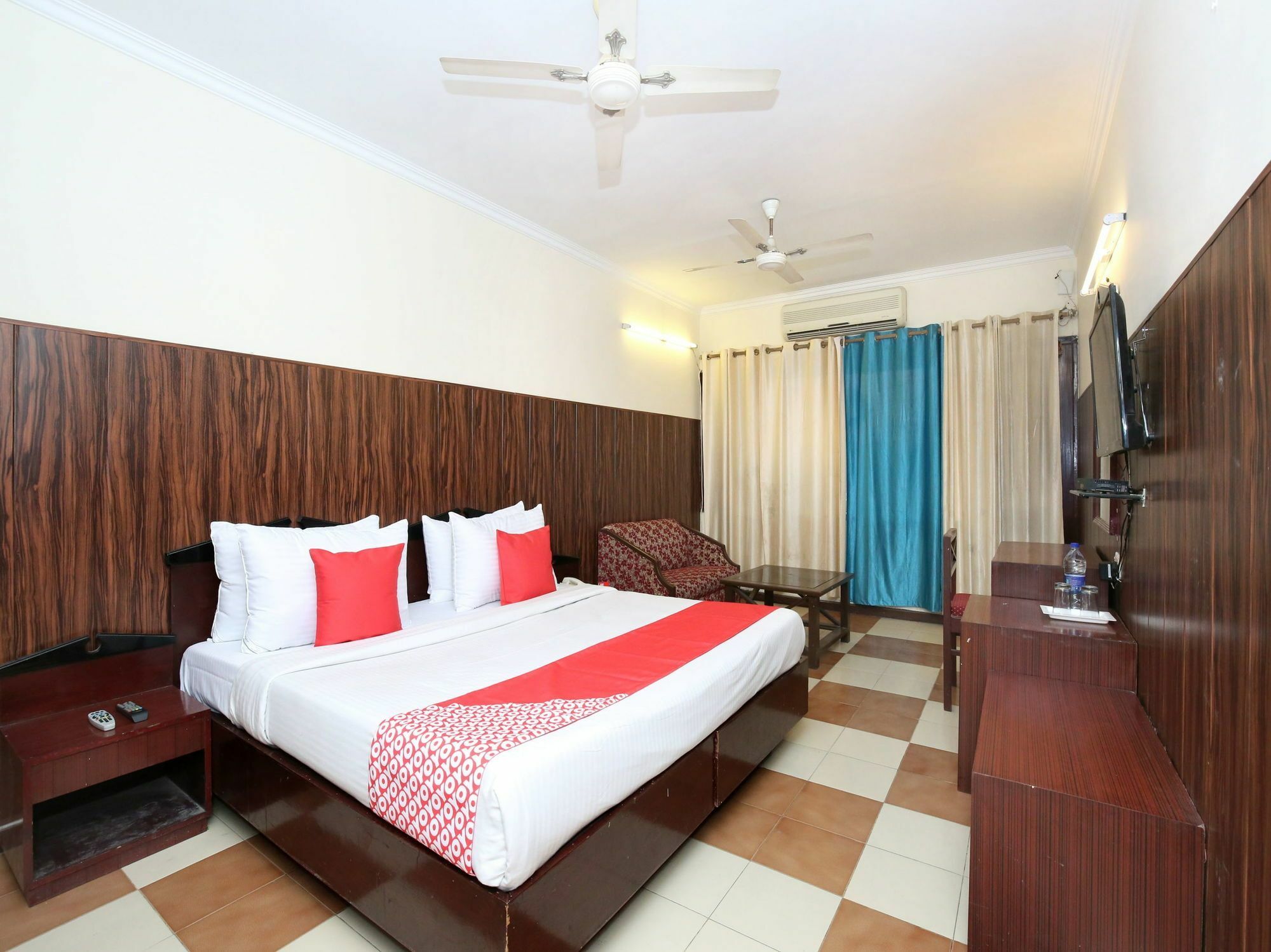 Hotel Oscar Regency Panchkula Exteriér fotografie