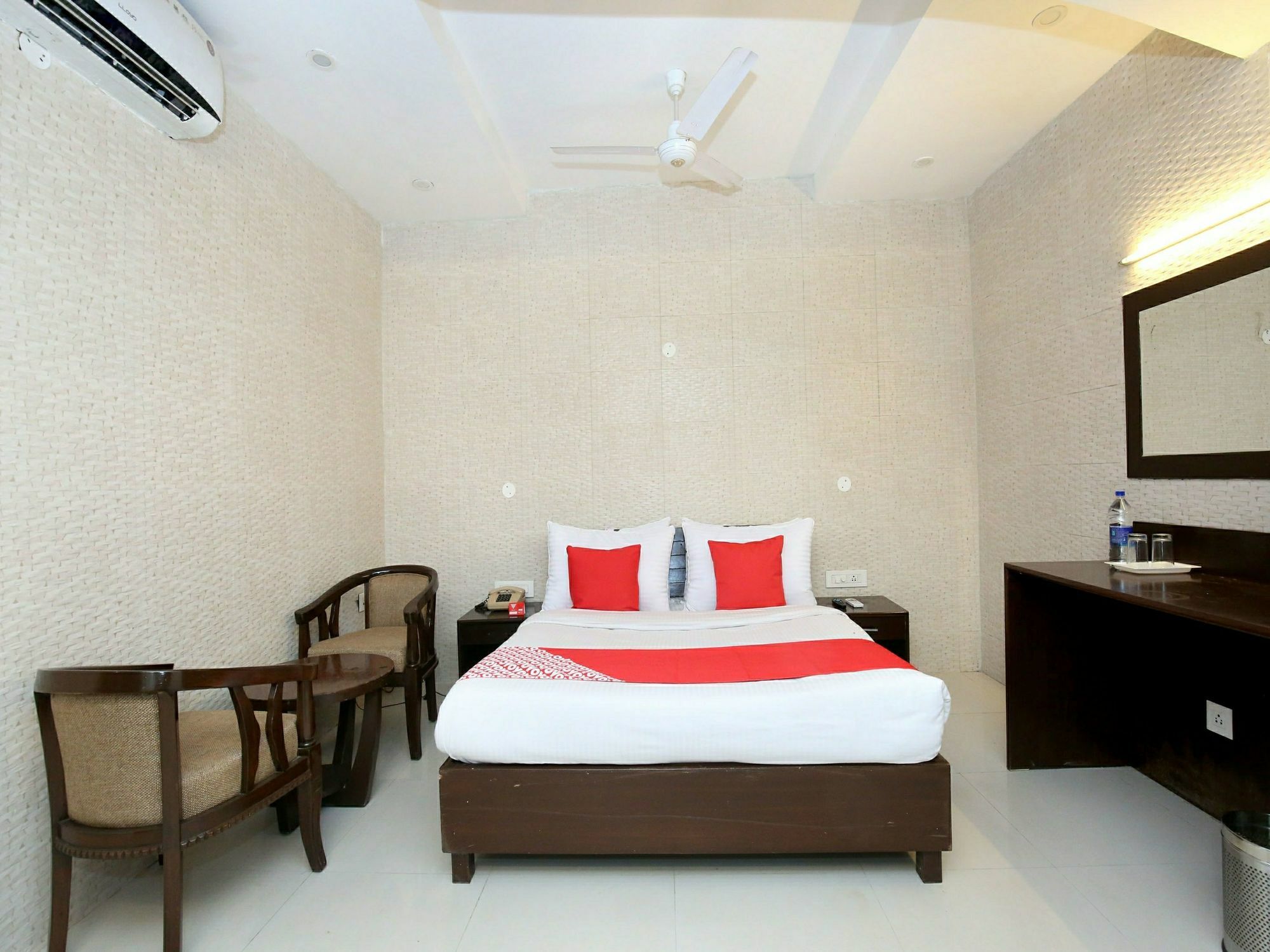 Hotel Oscar Regency Panchkula Exteriér fotografie