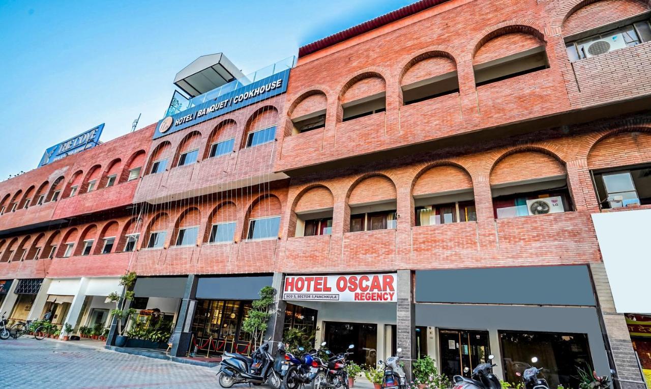 Hotel Oscar Regency Panchkula Exteriér fotografie